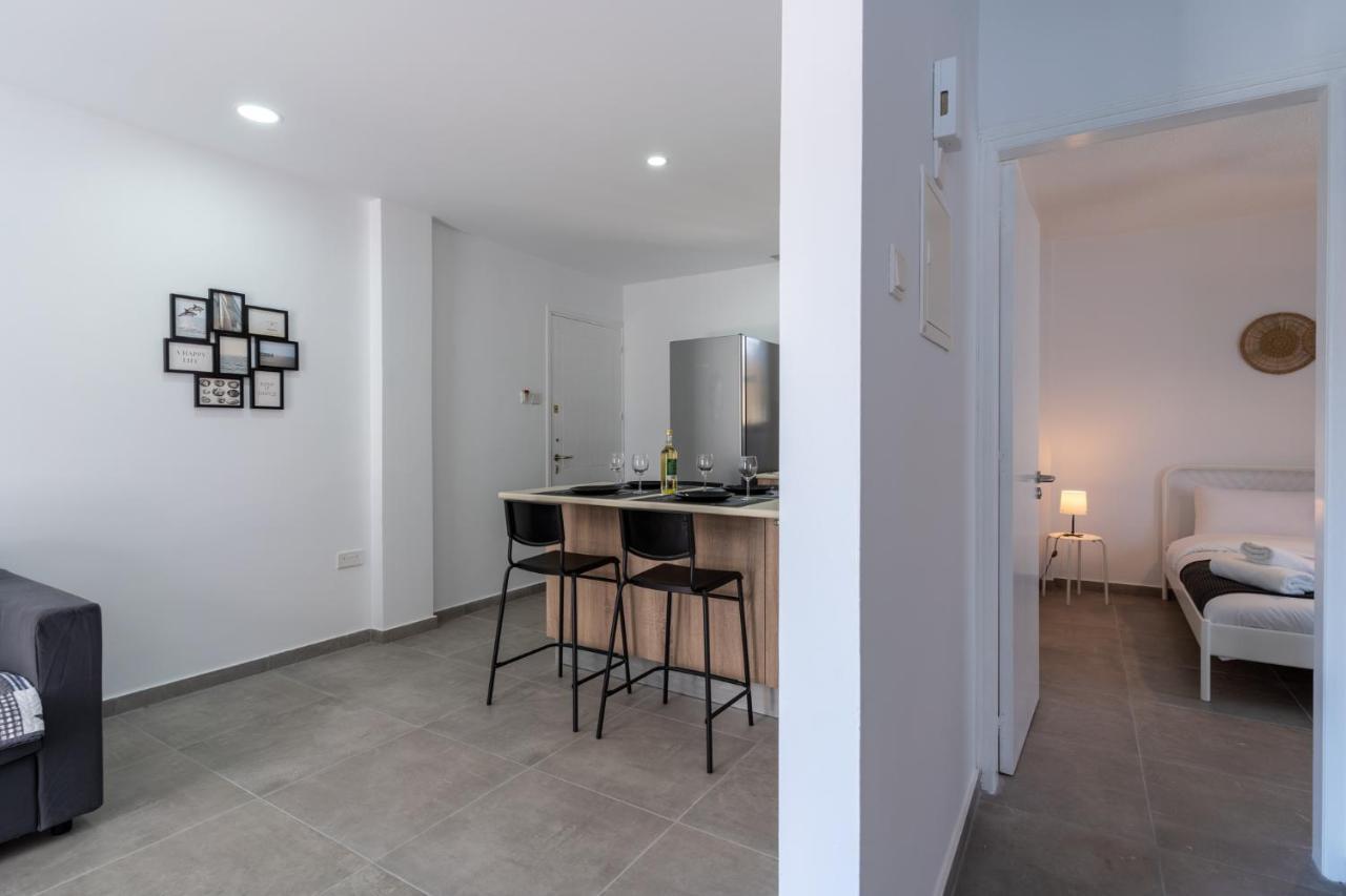 Odyssey - Captivating 2-Bedroom Retreat In Larnaka Exterior foto