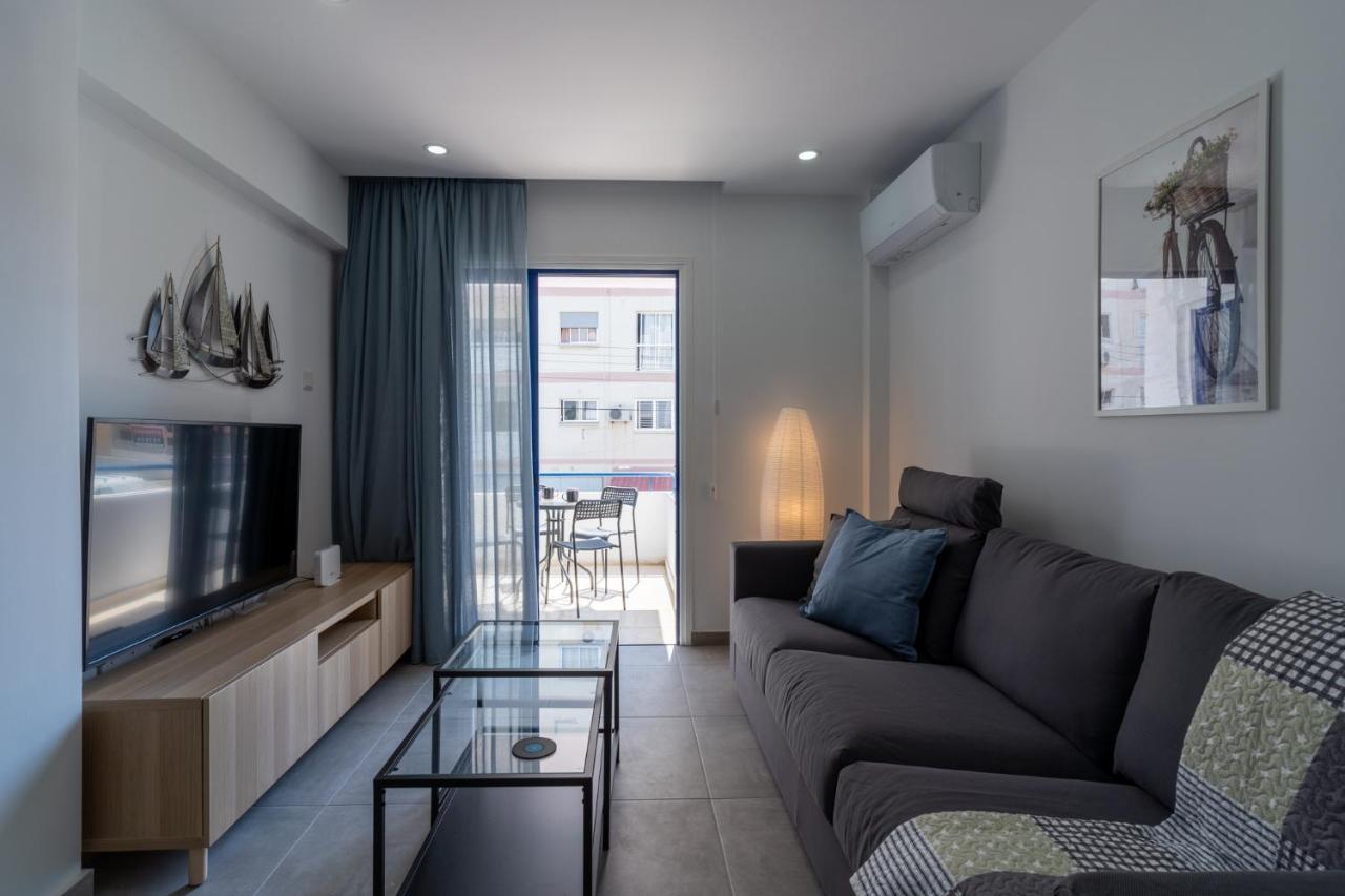 Odyssey - Captivating 2-Bedroom Retreat In Larnaka Exterior foto