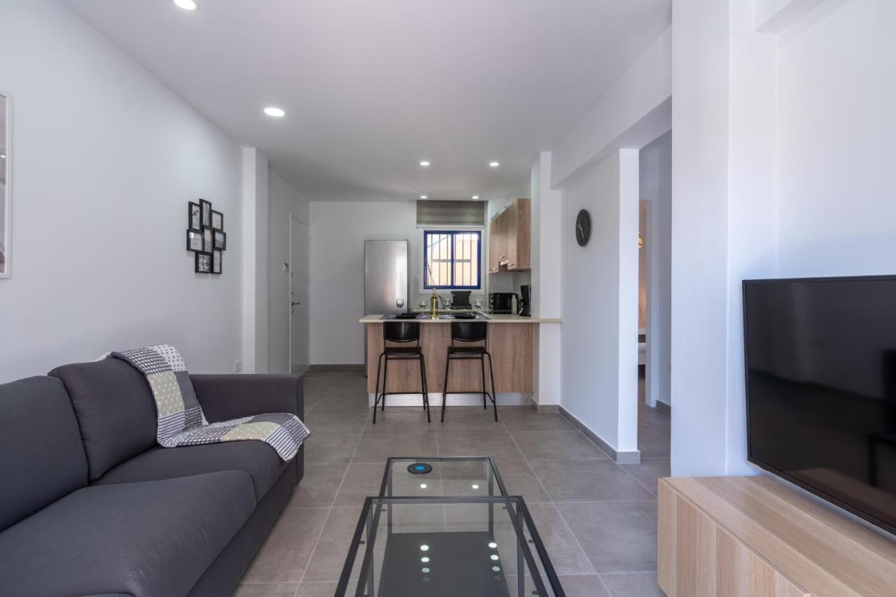Odyssey - Captivating 2-Bedroom Retreat In Larnaka Exterior foto